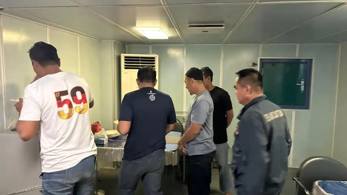 Kapal Tanker Berbendera Malaysia Alami Kebocoran di Perairan Bintan, 8 Kru Selamat