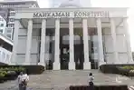 suasana-luar-gedung-mahkamah-konstitusi-mk.jpg