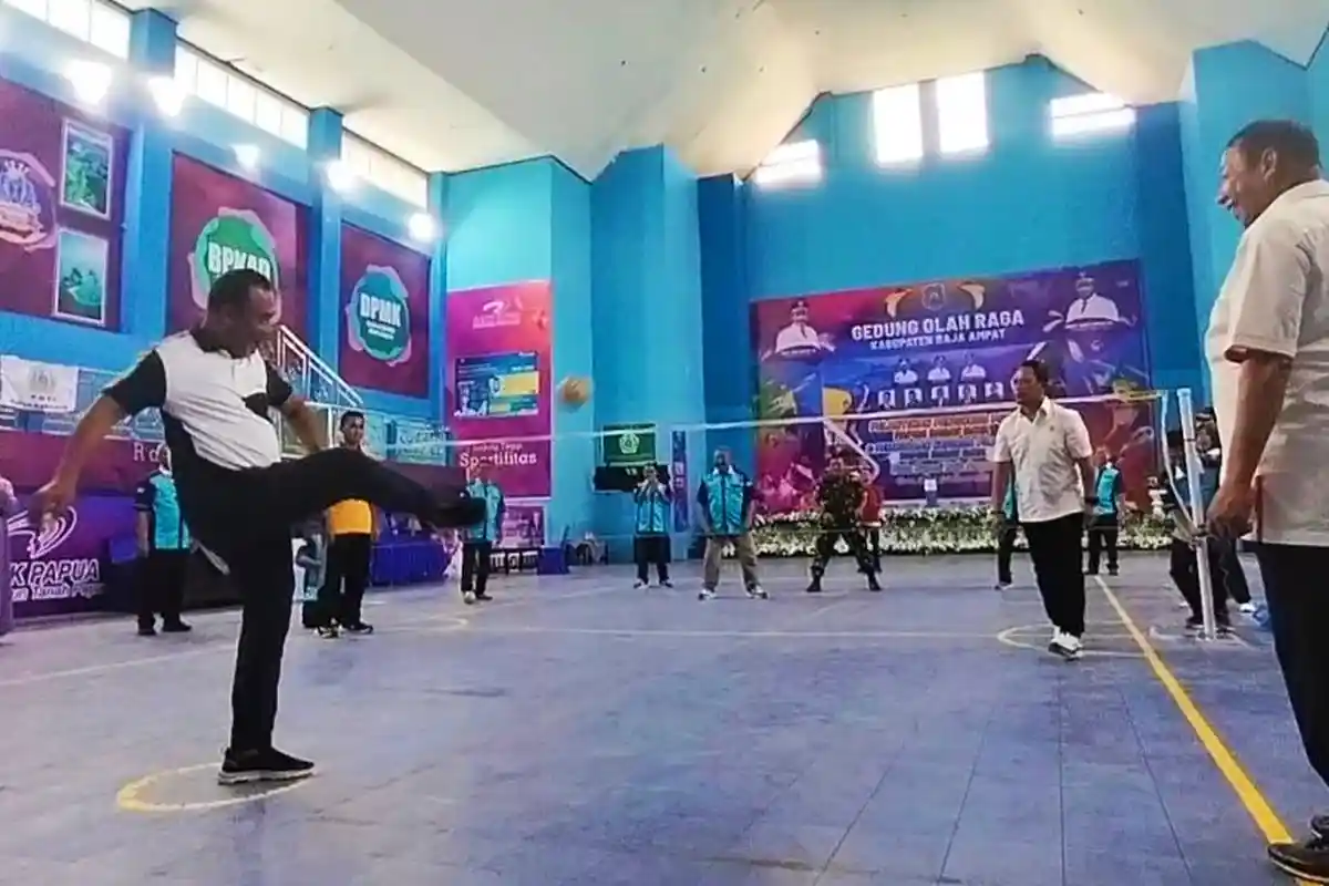 Buka Kejuaraan Sepak Takrauw Piala Bupati Raja Ampat, Faris Umlati Harapkan Muncul Atlet Berprestasi