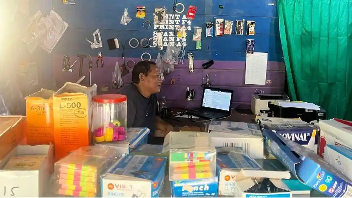 Usaha Fotokopi di Ujoh Bilang Lesu saat Libur Sekolah, Distribusi Bahan Baku Jadi Tantangan - Tribunkaltim.co