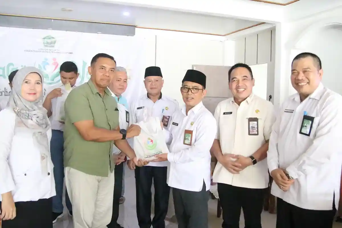 Kemenag Lampung Bagikan 46 Ribu Paket dalam Lebaran Yatim 2024 - Lebaran-Yatim-2024a.jpg