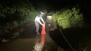 Longsor-di-Jalan-Alternatif-Lubuk-SiniKepahiang-Makin-Parah-Satlantas-Pasang-Barier.jpg