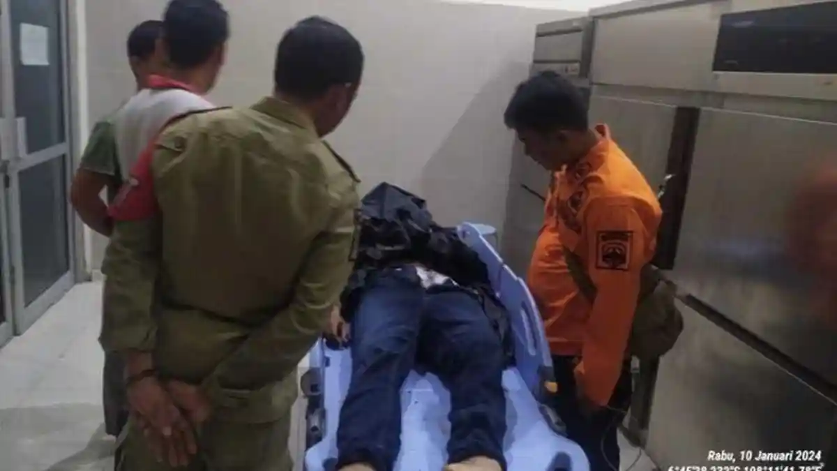 TRAGIS! 2 Pria di Majalengka Tersambar Petir saat Hujan Deras, 1 Orang Tewas dan 1 Luka Serius