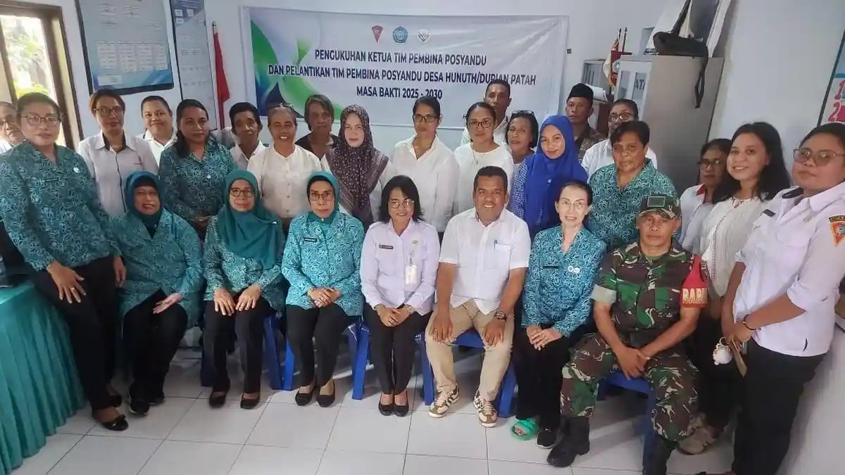 Kepala Desa Hunuth Lantik Tim Pembina Posyandu Masa Bakti 2025-2030