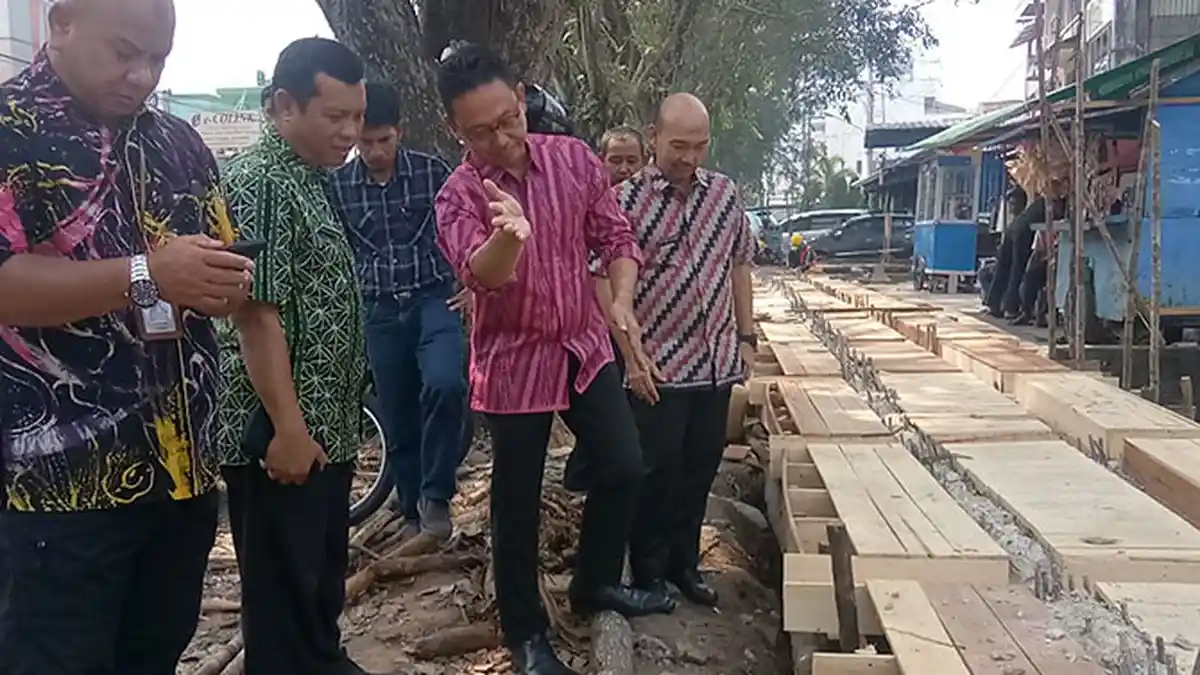Pembangunan Turap Wajib Dilakukan, Edi: Sistem Utama Drainase Kota