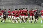 latihan-di-Senayan-lawan-china.jpg