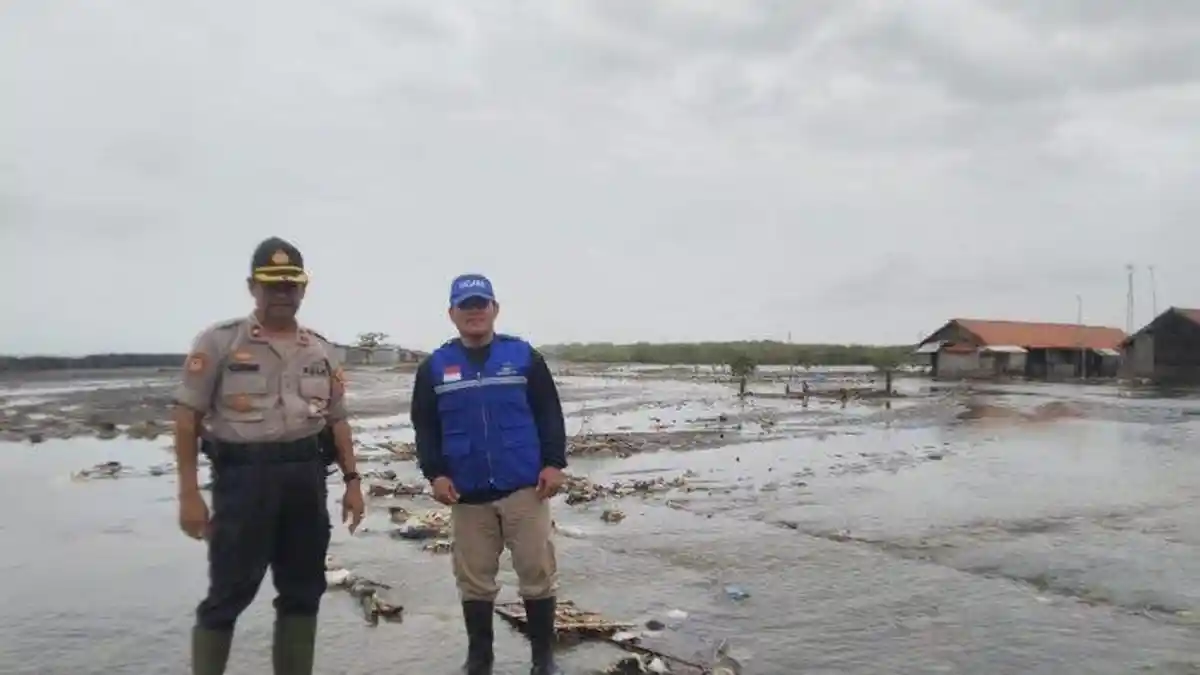 Banjir Rob Rendam Desa Eretan Kulon Indramayu, Ketinggian 40 Sentimeter