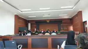 SIDANG-Penundaan-sidang-kasus-korupsi-dana-IsDB-dan-RMP-Unsrat.jpg
