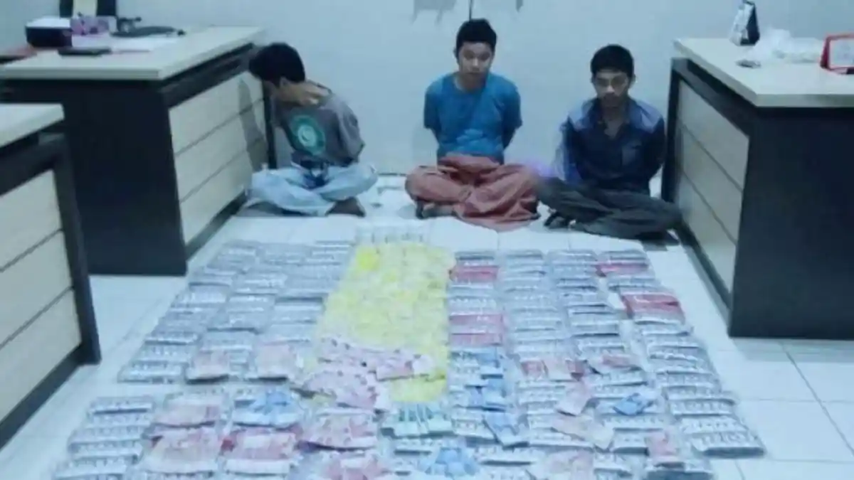 Empat Orang Ini Edarkan Ratusan Ribu Obat Daftar G