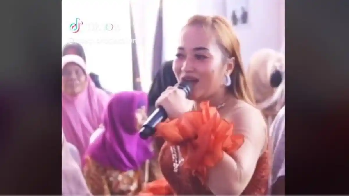 Terungkap Rahasia Pedangdut Dini Guntur Viral Bawakan Lagu Kartun Er…