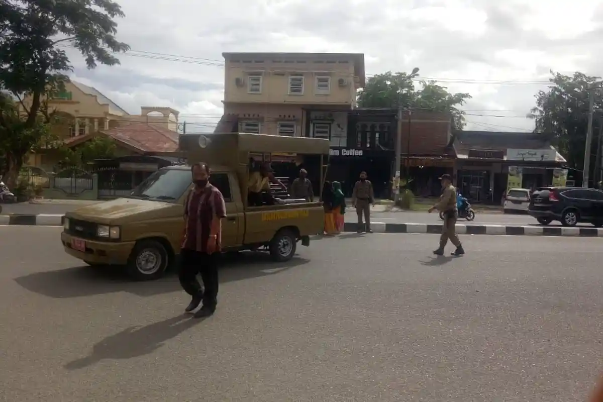 Petugas Gabungan Jaring 10 Gelandangan dan Pengemis dari Sejumlah Lokasi di Banda Aceh