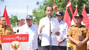 2242024_Presiden-Jokowi-saat-meresmikan-jalan-inpres.jpg