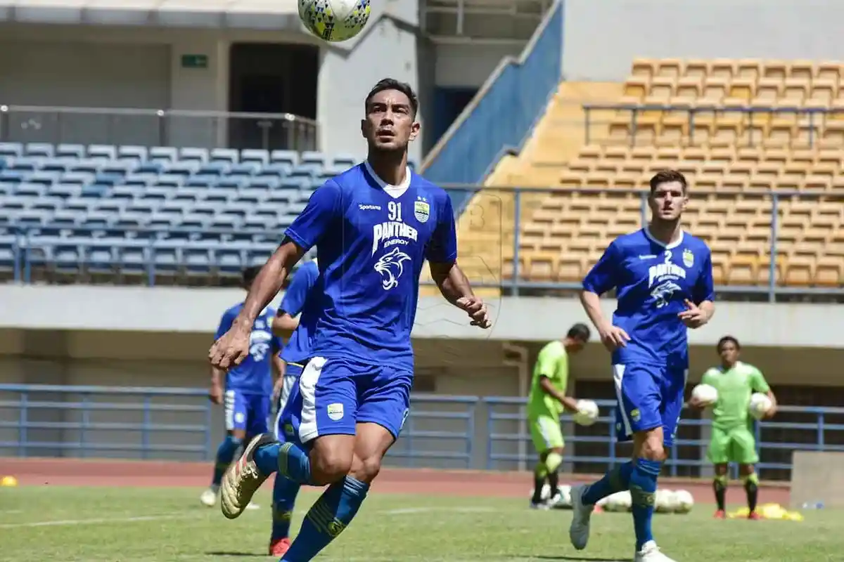 SEDANG BERLANGSUNG Babak Kedua Persib Bandung Vs PSS Sleman, Ini Link Live Streaming Liga 1