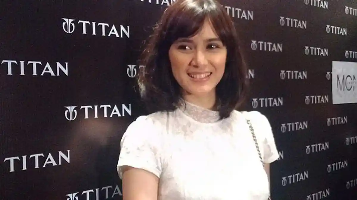 Ada Apa? Renata Kuswanto Posting Foto Bernuansa Hitam Putih, Netizen: Yang Tabah Kak