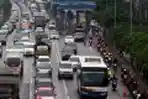 Akibat Banjir Motor Diperbolehkan Lewat Jalan Tol