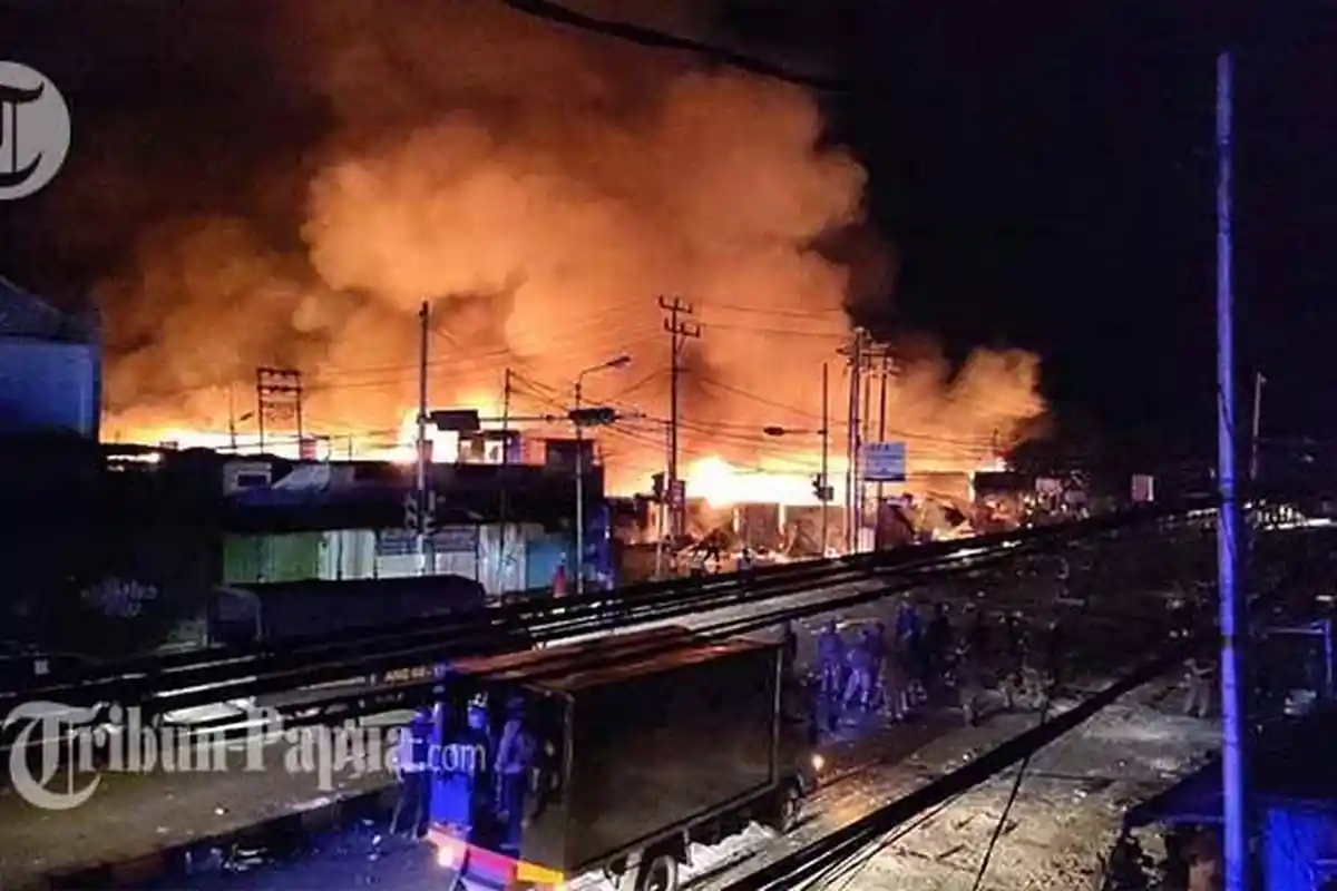 2 Kelompok Diduga Buat Ricuh di Jayapura, jadi Penyusup Iring-iringan Jenazah Lukas Enembe