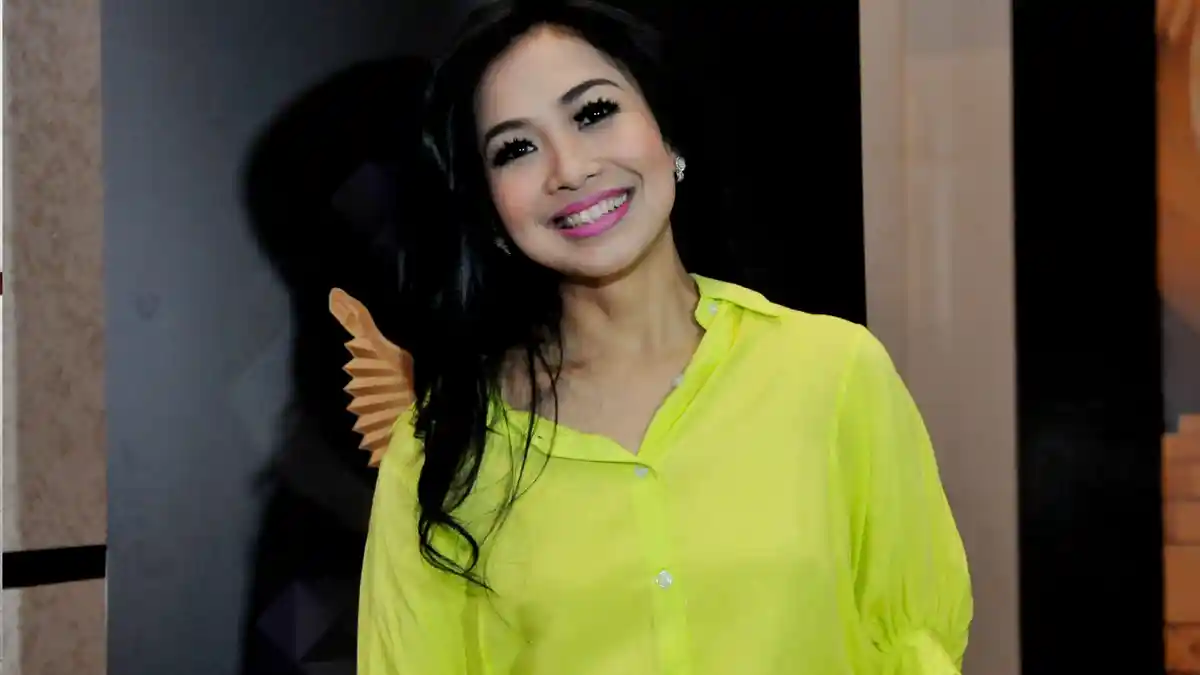 Feni Rose Merasa Kasus Prostitusi Menganggu Artis Lainnya
