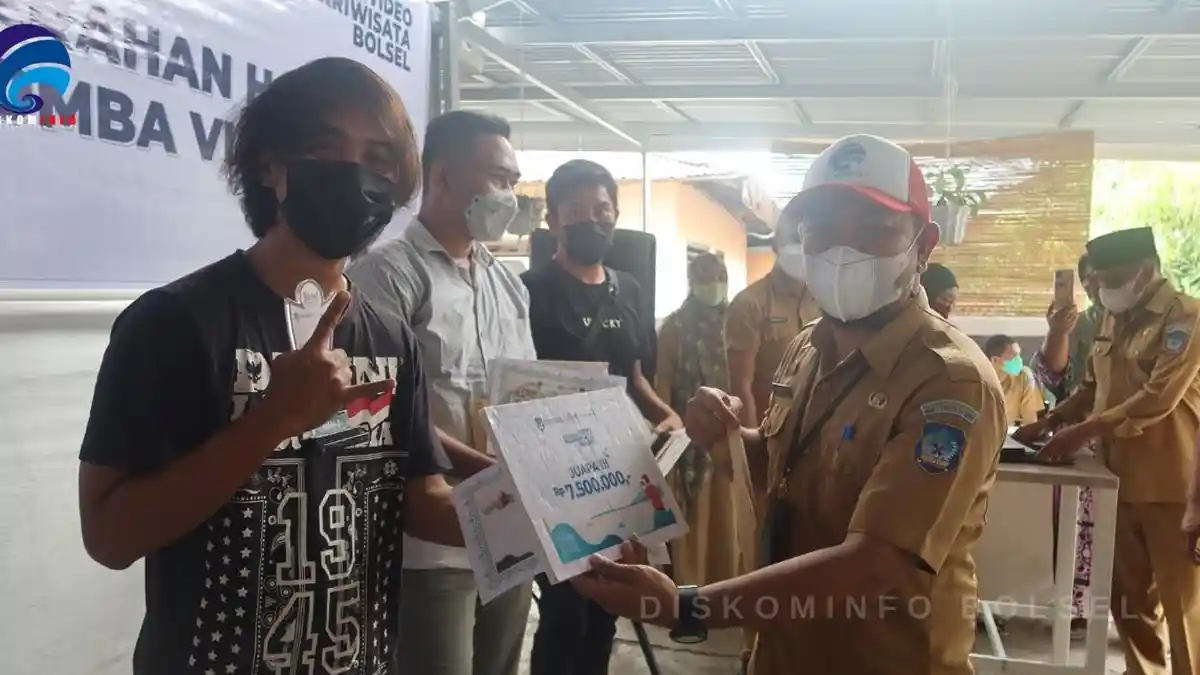 Fian Adam dan Syahrul Arifin Jadi Juara Kompetisi Video Pariwisata Bolsel