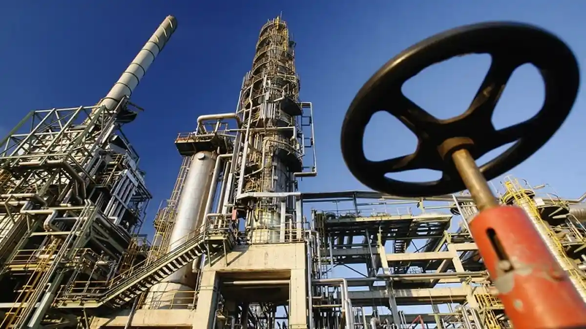 Dari Kilang Minyak, Pertamina Proyeksikan Swasembada BBM Pada 2023