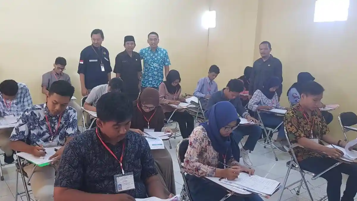 Ratusan Putra-Putri Terbaik Bojonegoro Ikuti Tes Beasiswa PEPC