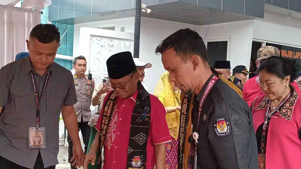 Rusdy Mastura - Sulaiman Agusto Jadi Pasangan Pertama Daftar di KPU Sulteng