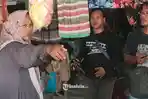Nasib Janda di Bangkalan, Pedagang Kecil di Wisata Religi Kebobolan Rp20 Juta : Tolong Pak Kapolres