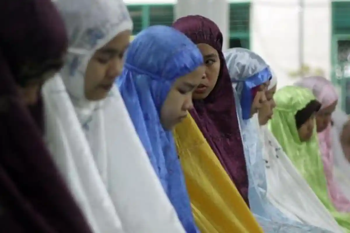 Bacaan Sholawat yang Sering Dibaca Saat Tasyahud dalam Sholat Lima Waktu Lengkap Arab, Latin & Arti