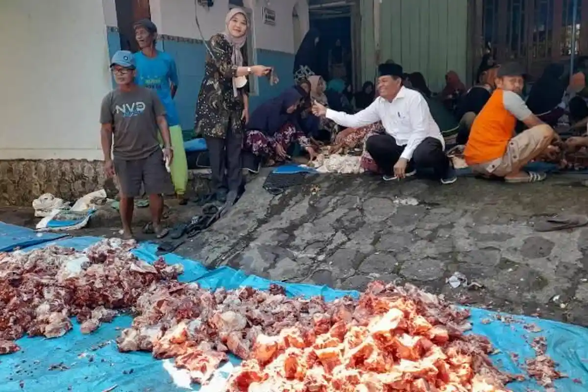Wabah PMK Tak Halangi Semangat Warga Desa Pengkok Sragen Berkurban