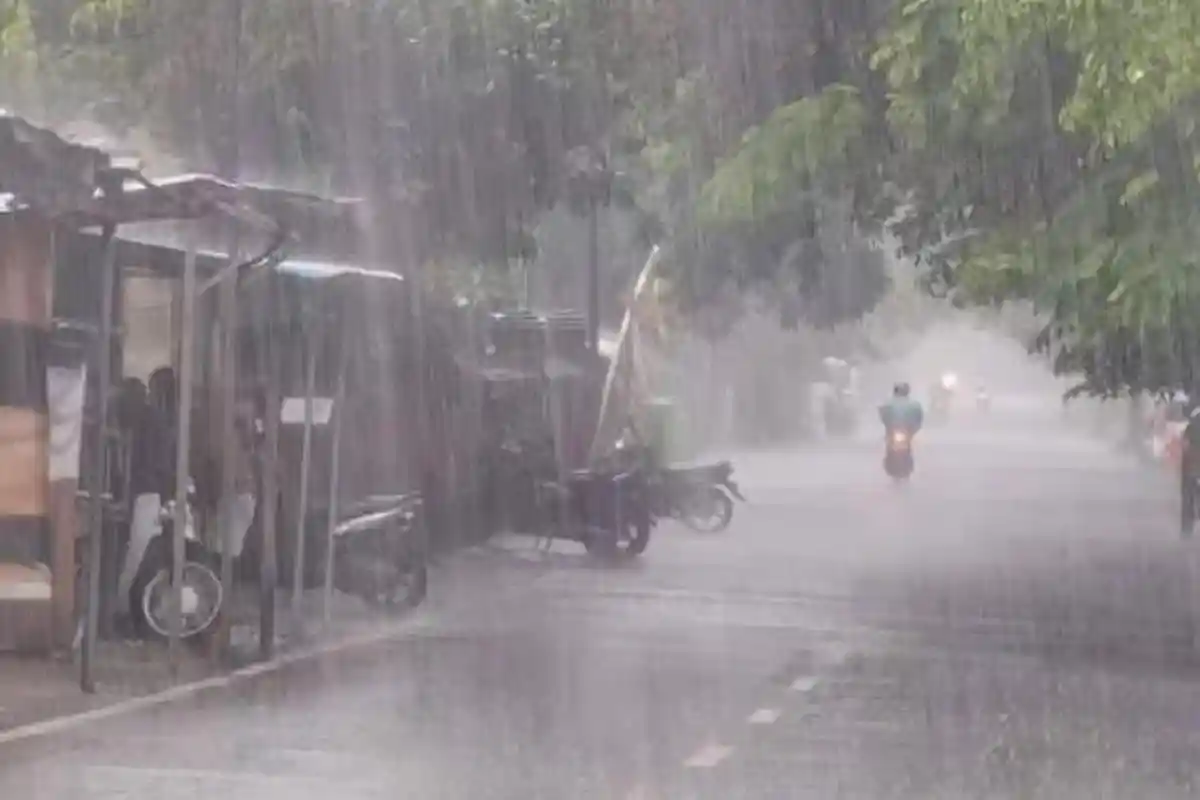 Ramalan Cuaca BMKG Besok Sabtu 28 Desember 2024: 11 Wilayah Berpotensi Hujan Lebat, Cek Wilayahmu!