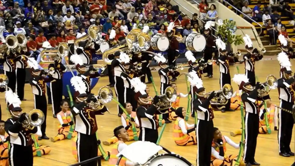 Tunjukkan Bakat Anak Didiknya Main Marching Band, Eh Kepsek Ini Malah Dicopot Bupati