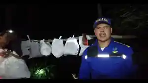 Satu-Kampung-Terisolasi-longsor-Kabupaten-Tasikmalaya-bantuan-1.jpg