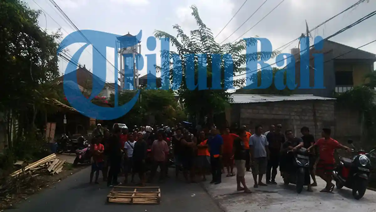 ‎TKP Penembakan Bule Pembuat Onar di Berawa Dikerubungi Warga, Polisi Berjaga Dengan Senjata Lengkap