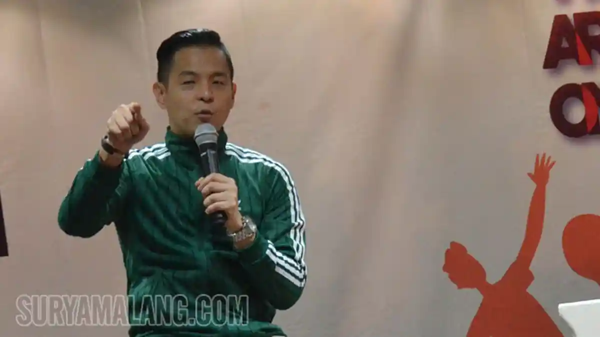 Ernest Prakasa Berbagi Pengalaman pada Mahasiswa UPH Surabaya