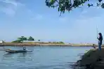 nelayan-dan-pemancing-di-muaro-lasak-cuaca-padang-2122026.jpg