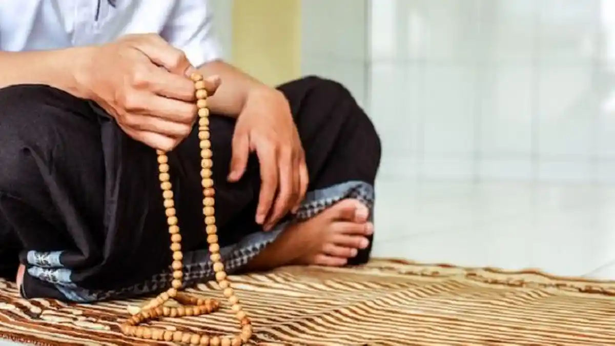 Bacaan Dzikir Zikir Sesudah Sholat Wajib 5 Waktu