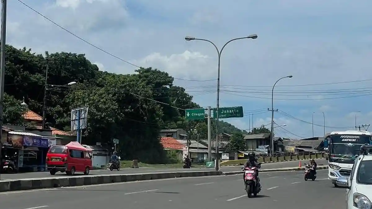 Arus Lalu Lintas Menuju Pelabuhan Merak Tampak Lengang pada H-2 Lebaran