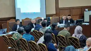 saksi-beri-keterangan-sidang-lanjutan-kasus-dugaan-korupsi-pengadaan-laptop-Chromebook.jpg
