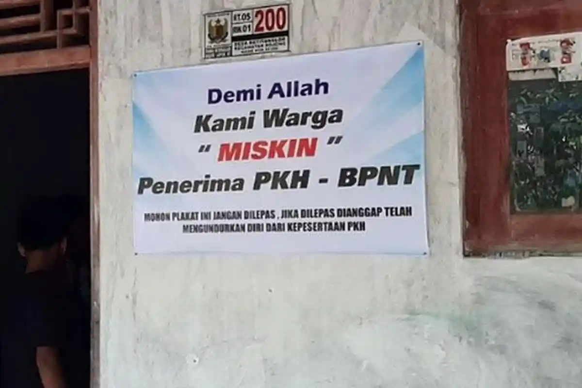 Alasan Bupati Lumajang Bolehkan Warga Penerima Bansos Hapus Tulisan 'Keluarga Miskin' di Tembok