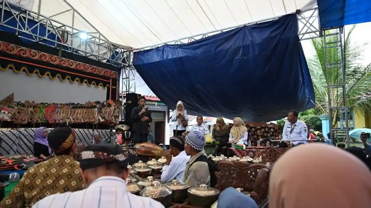 Bupati Banjarnegara Amel Ikut Ruwat Bumi di Desa Prendengan Banjarnegara