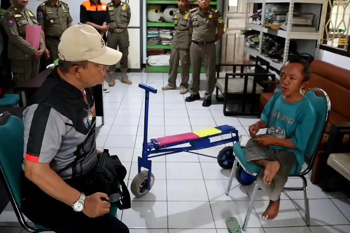 Sempat Viral di Tegal, Pengemis Difabel Kembali Berulah, Tabok Pengendara Motor di Purwokerto