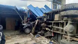 20250831_mobil-boks-terlibat-kecelakaan.jpg