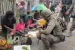 Satgas Damai Cartenz Patroli dengan Sentuhan Humanis di Sugapa