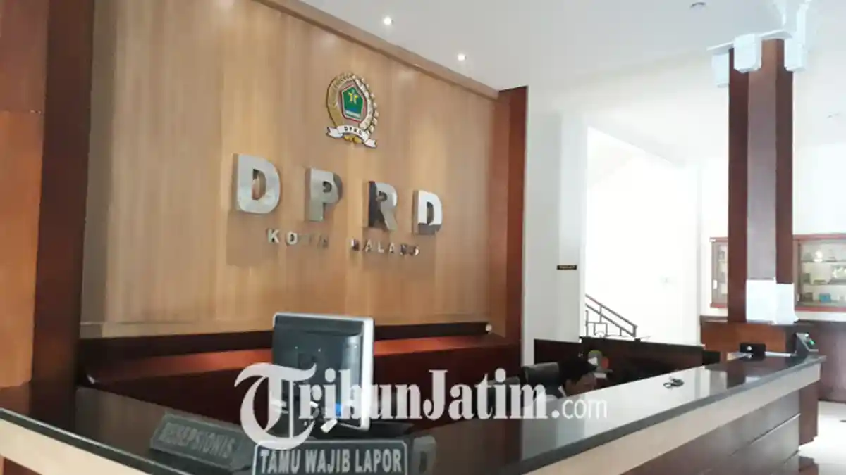 Anggota DPRD Kota Malang ini Tetap Ngantor Kendati Hanya 5 Orang