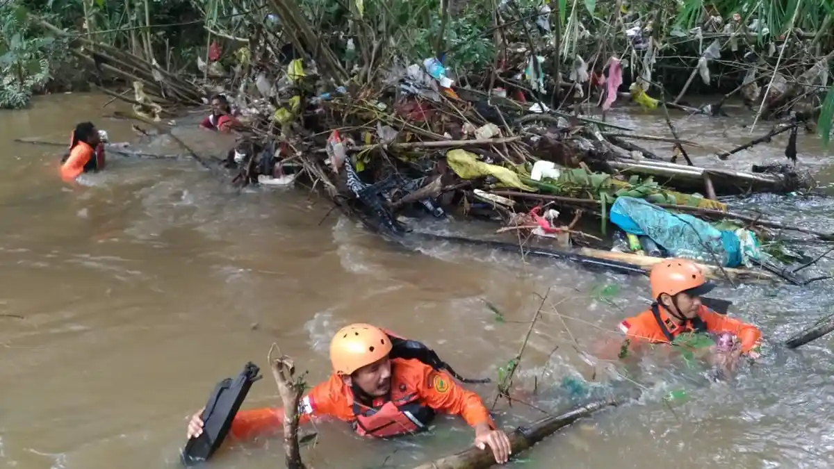 Tim SAR Cari Pemuda Hilang di Sungai Ranpul Kutim, Ternyata Dikabarkan Hidup di Kecamatan Lain