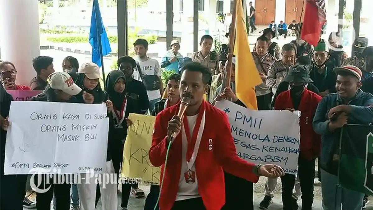 Ini Tuntutan Mahasiswa di Timika Saat Demo Tolak Kenaikan Harga BBM ...
