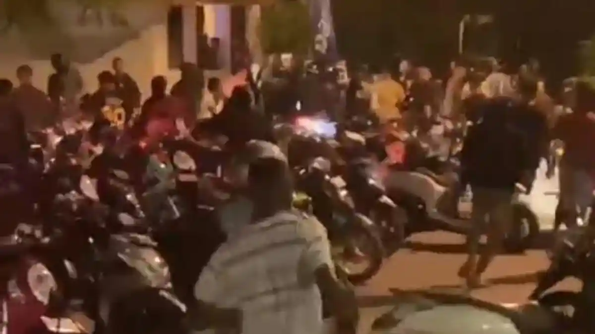 Kerusuhan di Kota Kupang Meluas, Pos Polisi Kanaan Diserang, Sepeda Motor Dibakar