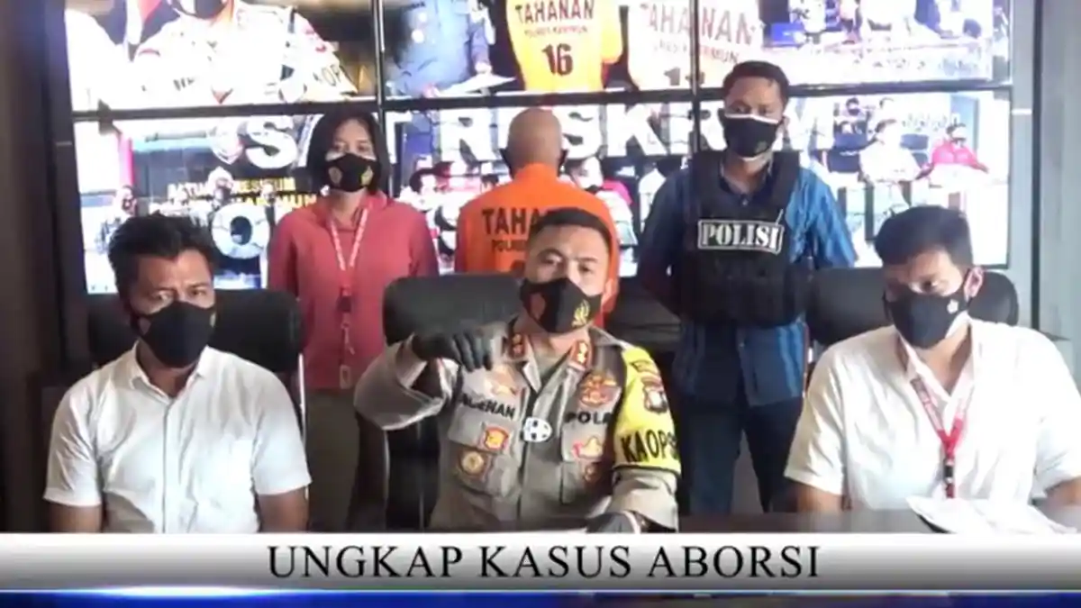 Jeritan Mama Muda Tengah Malam Bongkar Aib Perselingkuhan, Tetangga Auto Kaget Lihat Banyak Darah