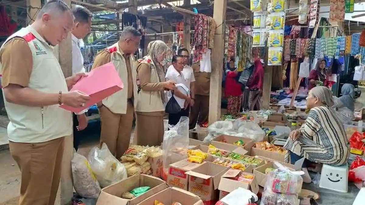 Jelang Ramadan, Pemkab Pesawaran Cek Stok dan Harga Bahan Pokok di Pasar Padang Cermin