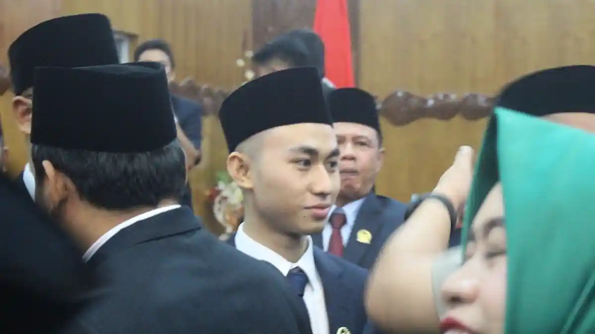 Siapa Sebenarnya Satria Tubagus Hermawan? Pria 22 Tahun Anggota Termuda DPRD Tanjab Barat
