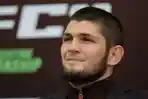 petarung-ufc-khabib-nurmagomedov-ketika-bertemu-dengan-para-penggemarnya.jpg
